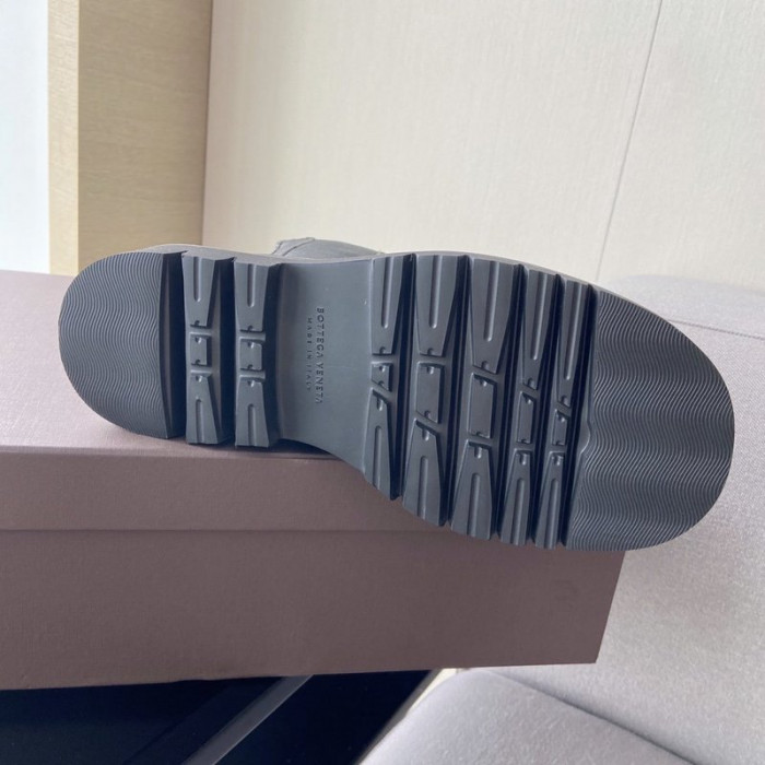 Bo*te*ga ve*ne*ta sneaker