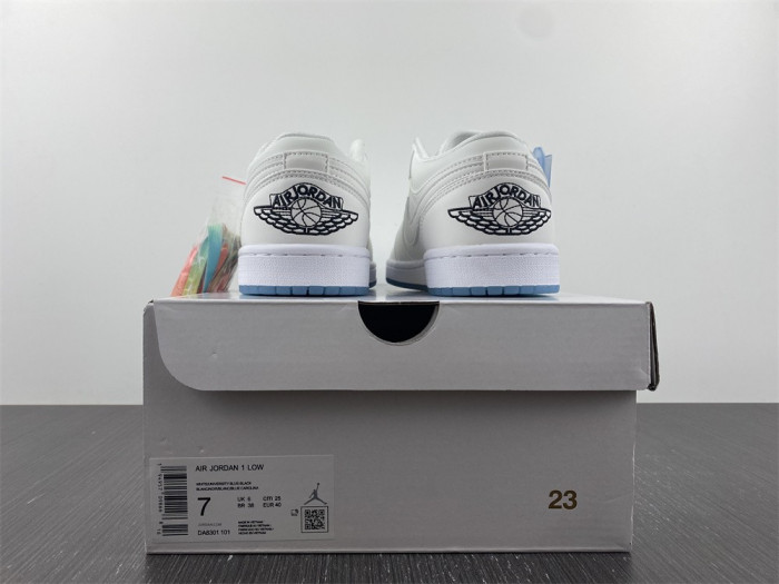 Air Jordan 1 Low DA8301-101