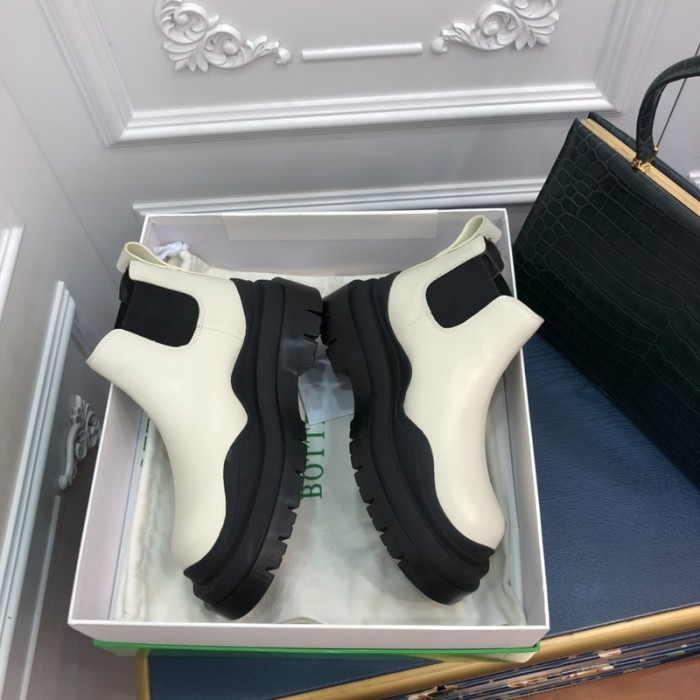 Bo*te*ga ve*ne*ta sneaker