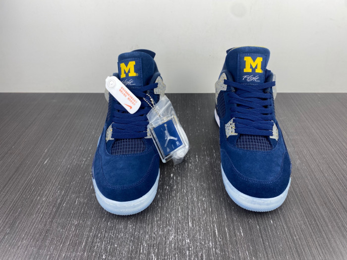 AIR JORDAN 4 RETRO 
