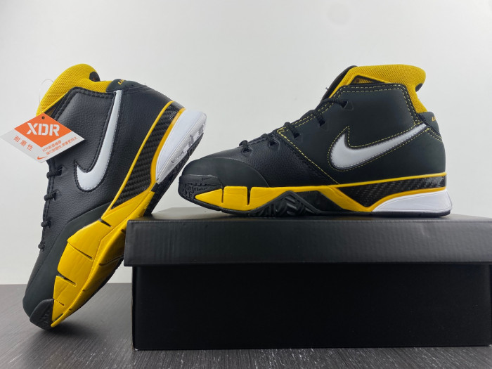 NIKE ZOOM KOBE 1 PROTRO 