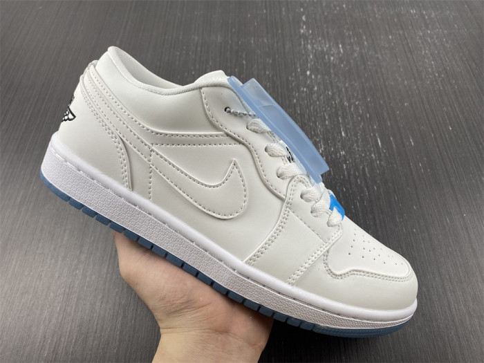 Air Jordan 1 Low DA8301-101