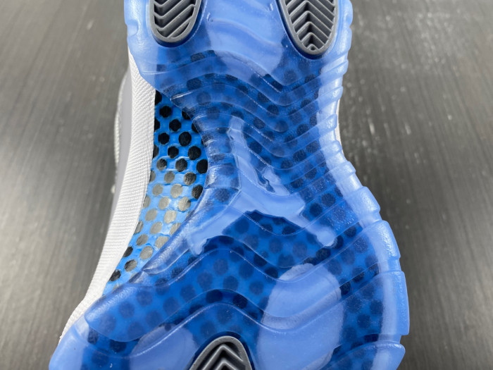 AIR JORDAN 11 LOW “CEMENT GREY” AV2187-140