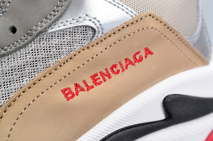 BL 17FW TRIPLE S 656686-W06G0-1001