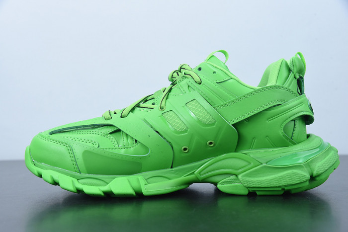 BC TRIPLE TRAINER 542023 W2LB1 3051