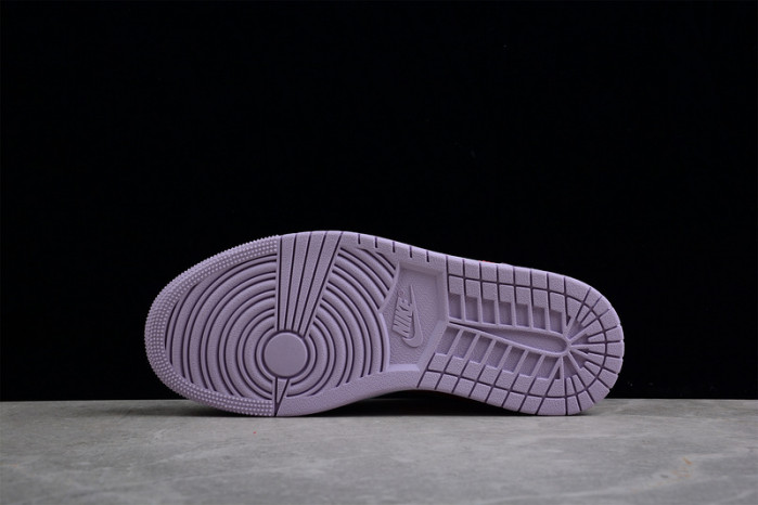 AIR JORDAN 1 MID VALENTINE