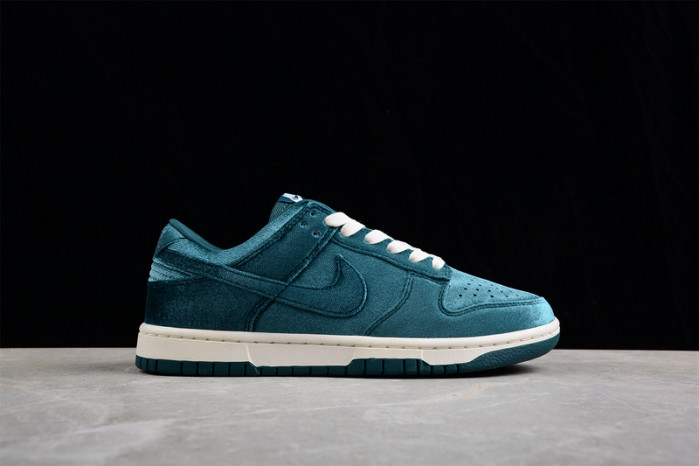 NIKE DUNK LOW “GREEN VELVET“ DZ5224-300