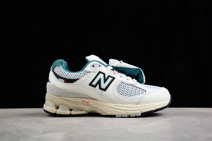 New Balance 2002R 