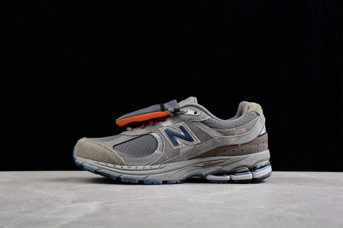 New Balance 2002R Grey Brown Pouch - M2002RVA