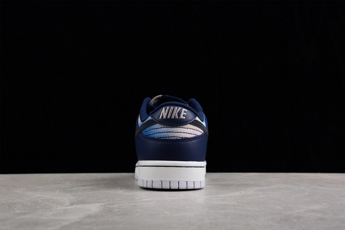 Nike DUNK LOW PREMIUM 