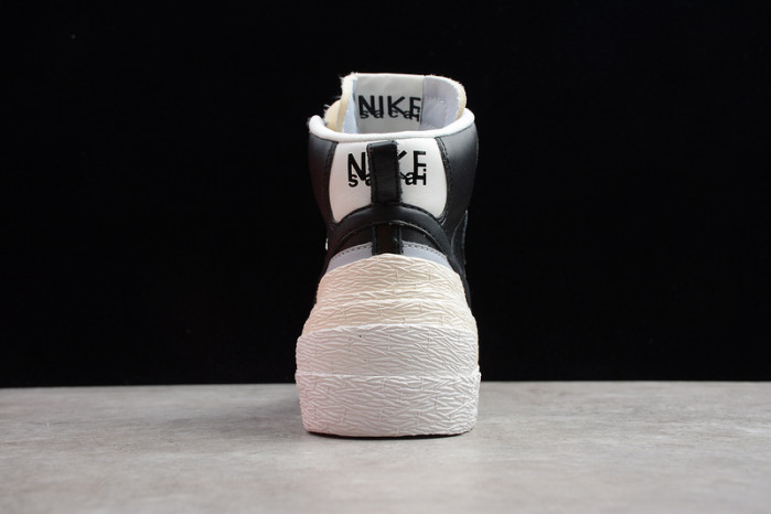 Nike Blazer High sacai white-grey - BV0072-002