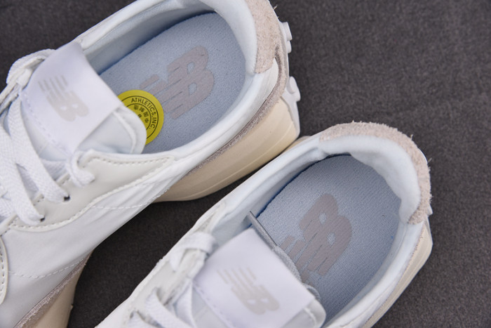 New Balance NB327F