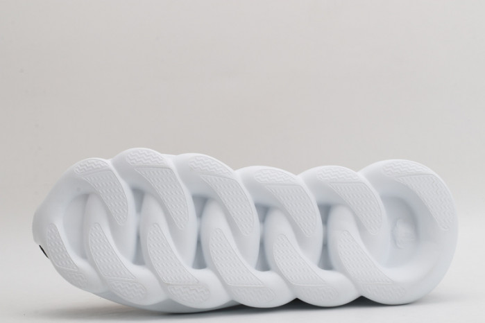 VERSA CHAIN REACTION SNEAKERS