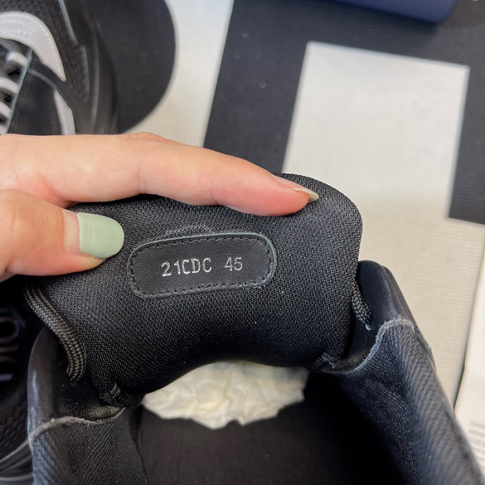 DR B22 TRAINER SNEAKER