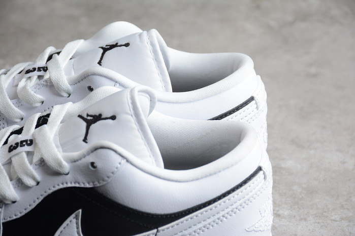 WMNS AIR JORDAN 1 LOW 