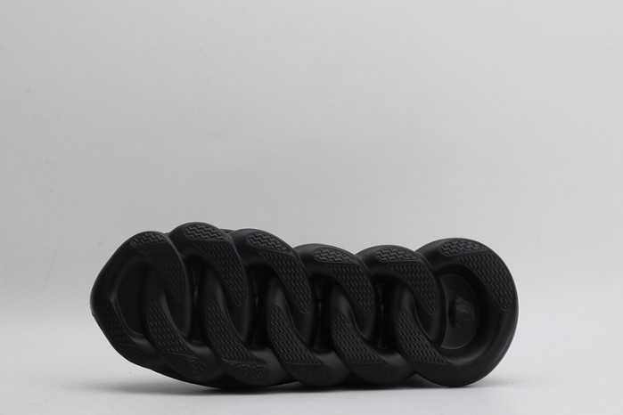 VERSA CHAIN REACTION SNEAKERS