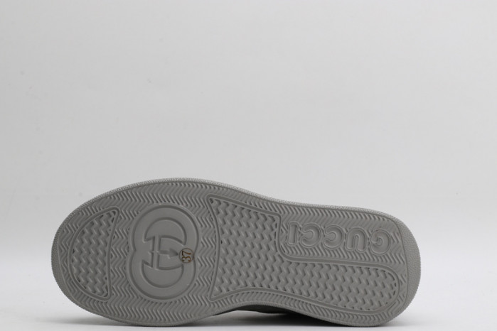 GC LOW-TOP SNEAKER