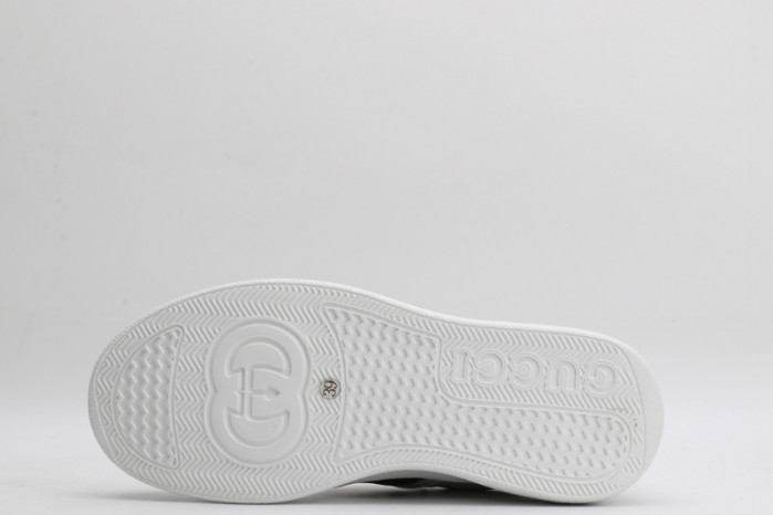 GC LOW-TOP SNEAKER