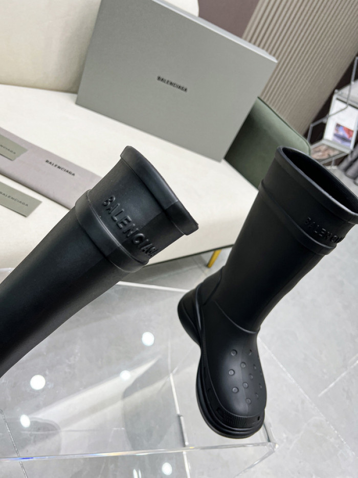 ba*len*cia*ga x Cr*0*s chunky rubber boots