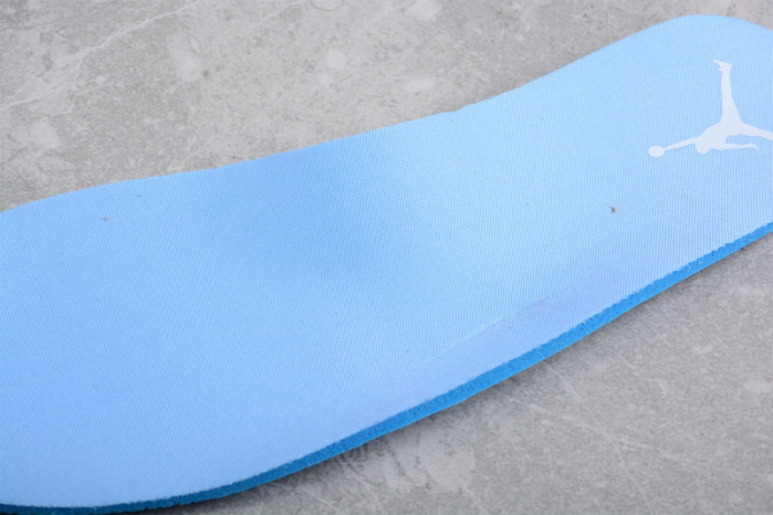 Air Jordan 1 Low "Aluminum" DC0774-141