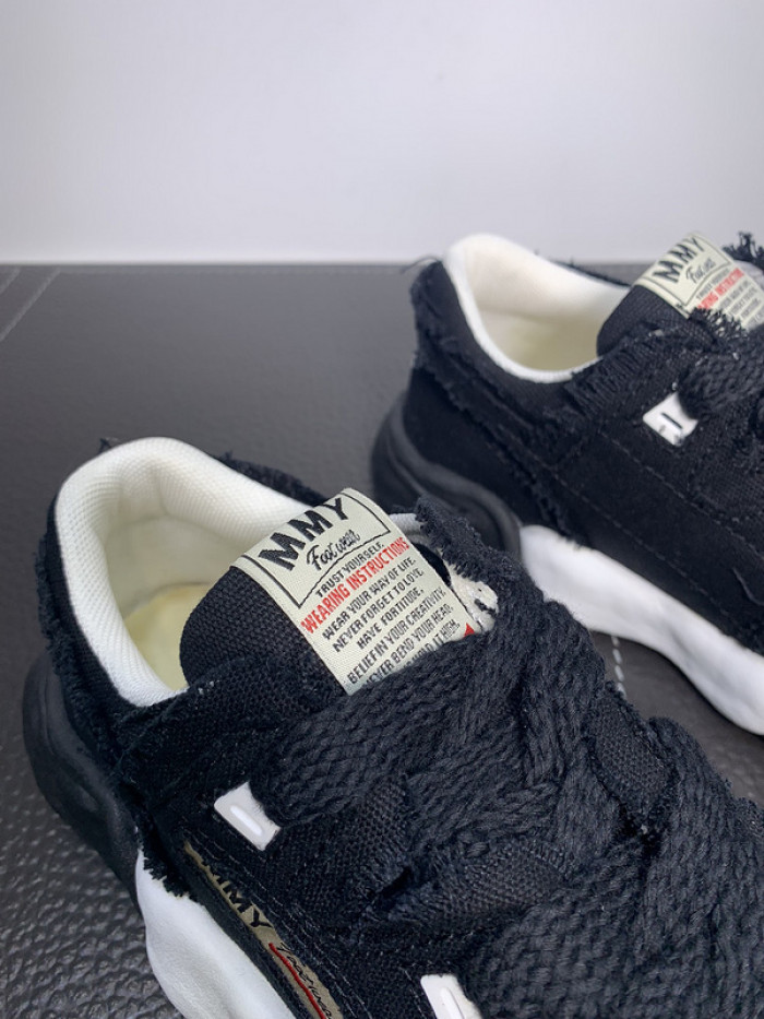 Ma*s*n mihara yasuhiro sneaker mmy-9