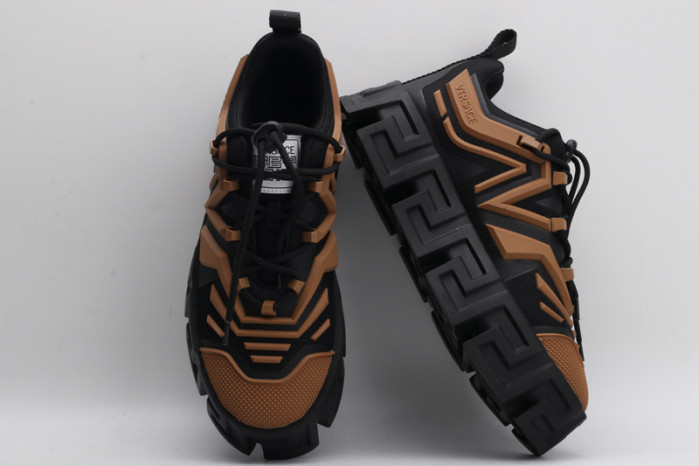 VERSA CHAIN REACTION SNEAKERS