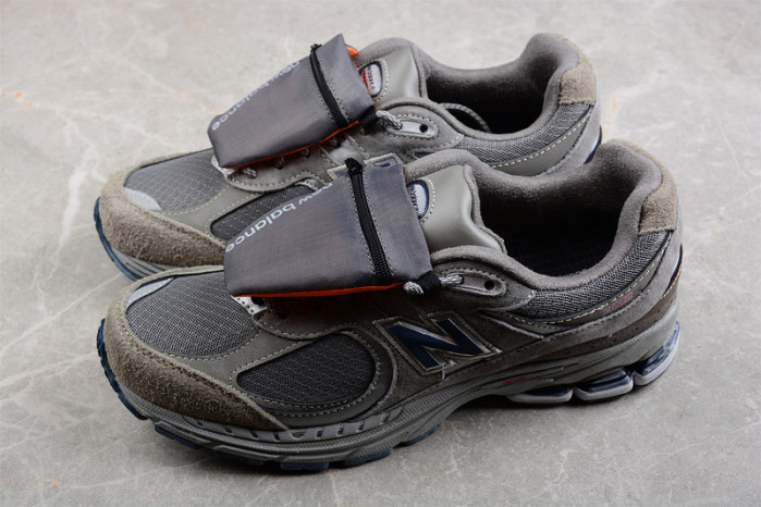 New Balance 2002R Grey Brown Pouch - M2002RVA