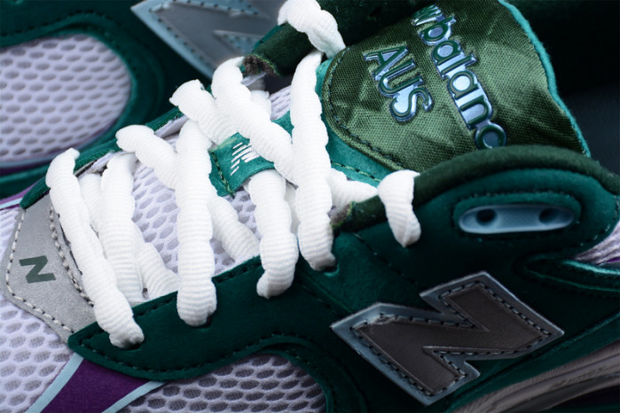 New Balance UP THERE X 2002R 