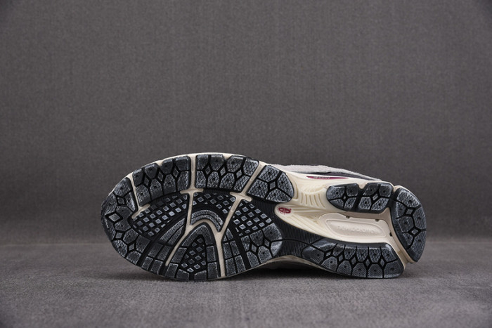 New Balance 2002R“Protection Pack" M2002RDA