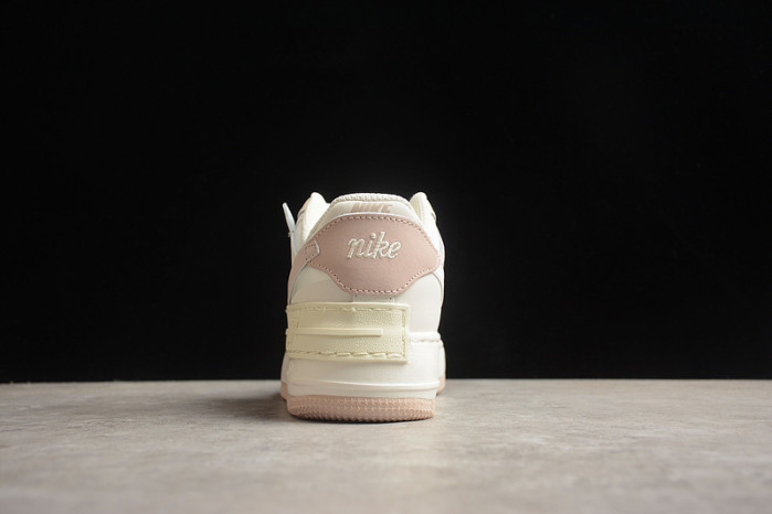 NIKE Wmns Air Force 1 Shadow