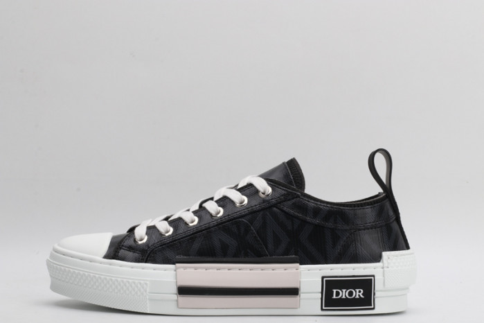 DR B23 OBLIQUE LOW TOP SNEAKER