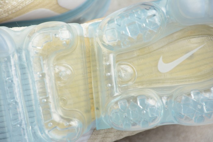 Nike Womens Air Vapormax Flyknit 2.0 Light Cream 942843-201