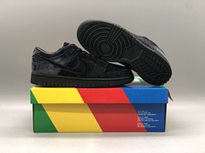 Dover Street Market x Nike Dunk Low Triple Black DH2686-002