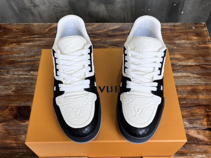 Louis Vuitton LV trainer LVT-216